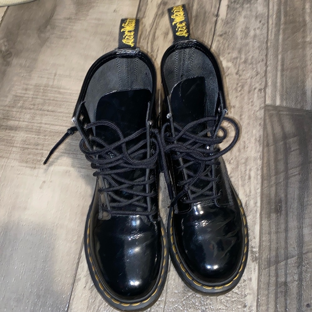 De martens 1460 - I will also send the yellow shoestrings